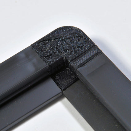 Picture of Connected Thermo-Kool 516 Snap Gasket™ Corner in Black