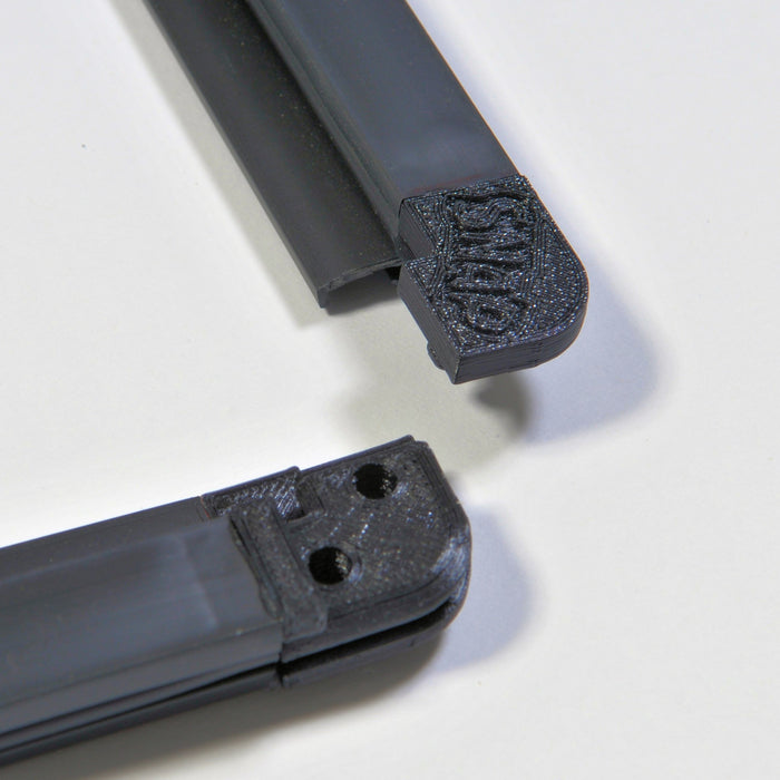 Picture of Disconnected Beverage-Air 516 Snap Gasket™ Corner